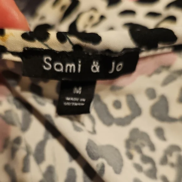 Sami & Jo Red and Black Short Sleeve Midi Dress - Picture 4 of 4